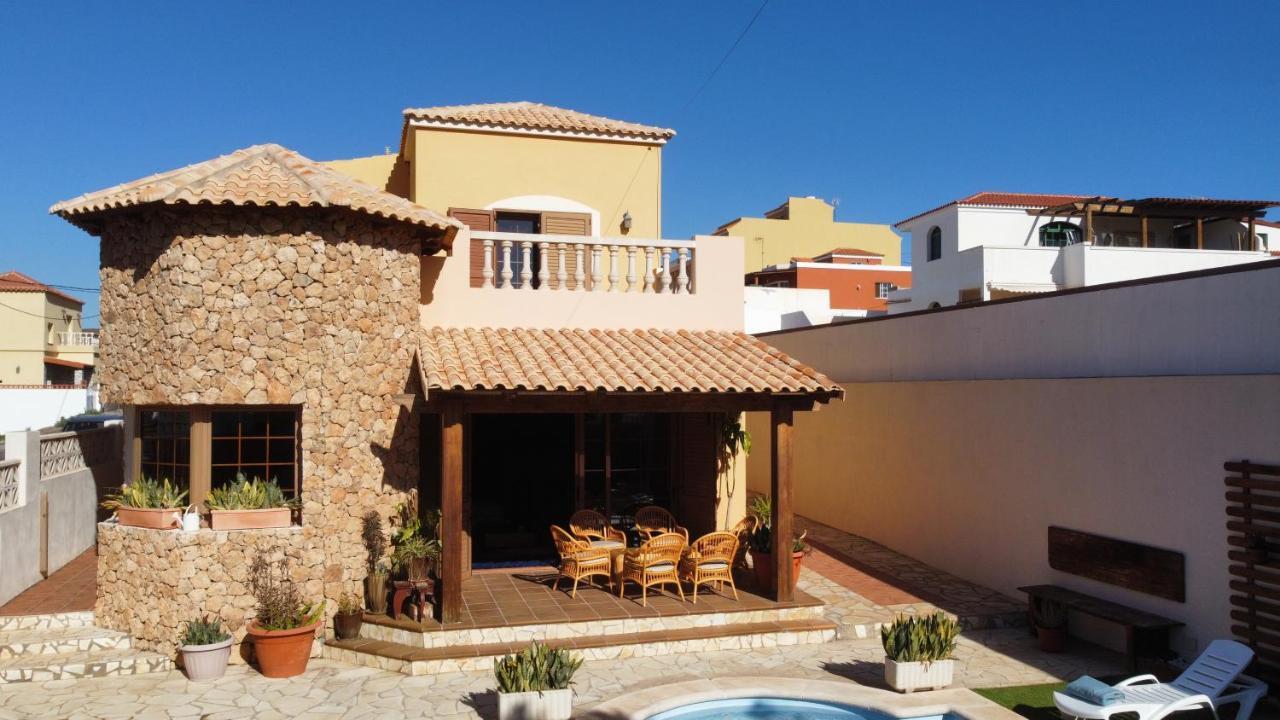 Villa Ingrid. Piscina Exterior.