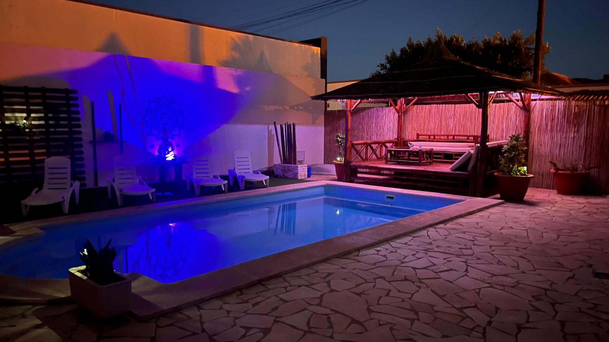 Ingrid. Piscina Exterior. *